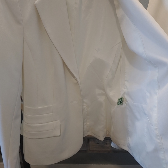 Size 2 Michael Kors 2-piece suit. Cream! Yasss! - Picture 9 of 15